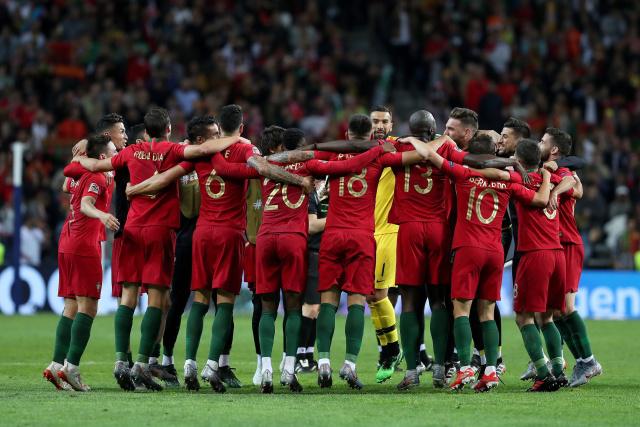 莱万支持亚马尔争金球，赞扬拜仁表现